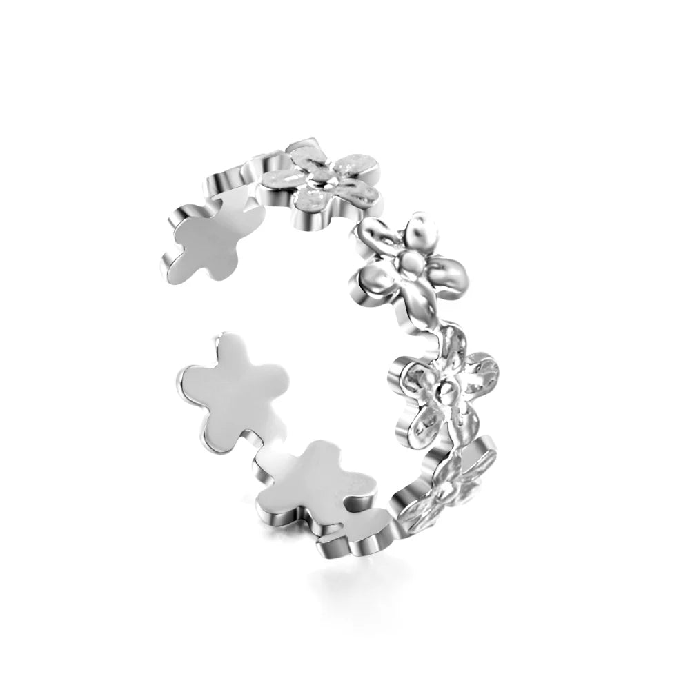 VM | Goudkleurige Ring met Bloemdetail