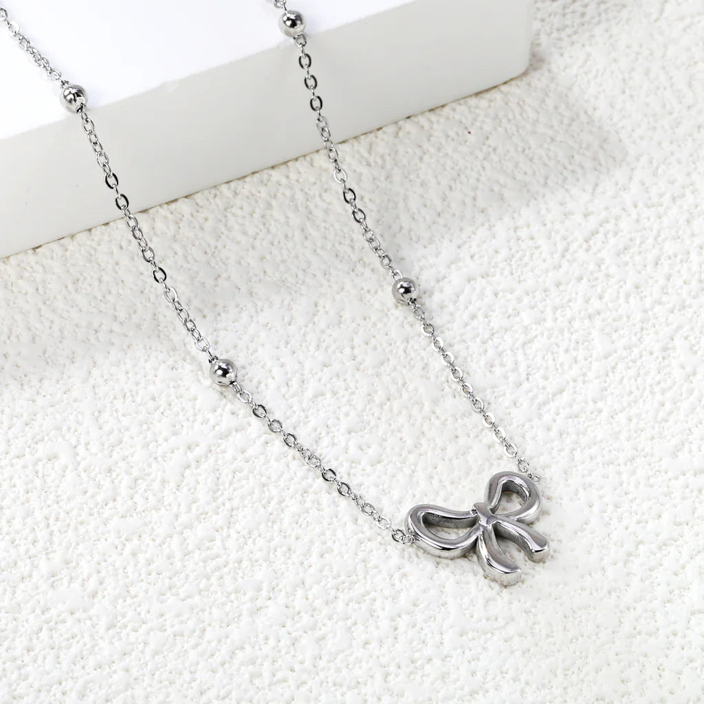 VM | Goudkleurige Ketting met Strikhanger
